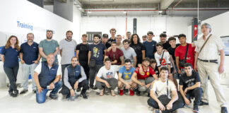 Delphi fomenta la formación entre los futuros mecánicos españoles