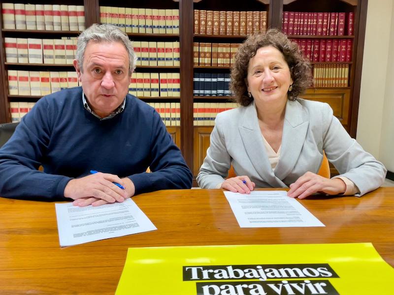 Carlos Sagüés, presidente de ANTRV, y Mª Carmen Maeztu, consejera del Departamento de Derechos Sociales, Economía Social y Empleo.